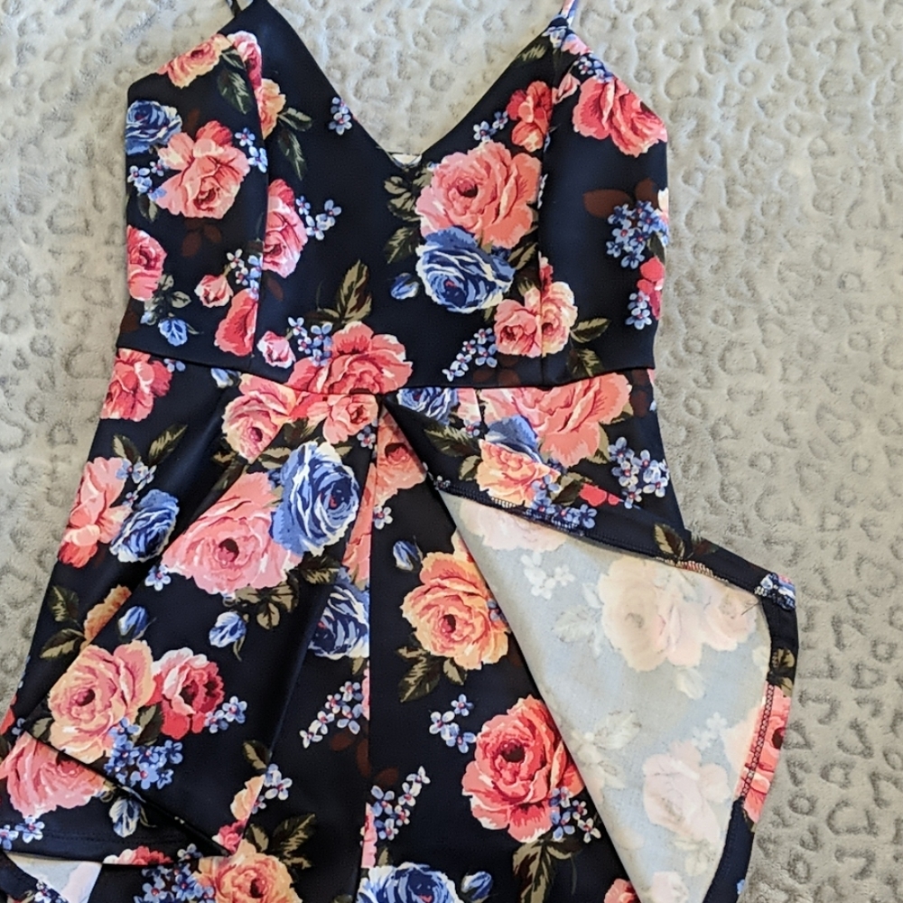 Romper - Picture 3 of 4